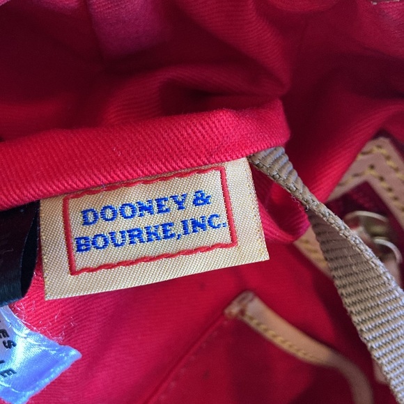 Dooney Bourke Americana landscapes purse gateway arch, Las Vegas landmarks - Picture 11 of 16